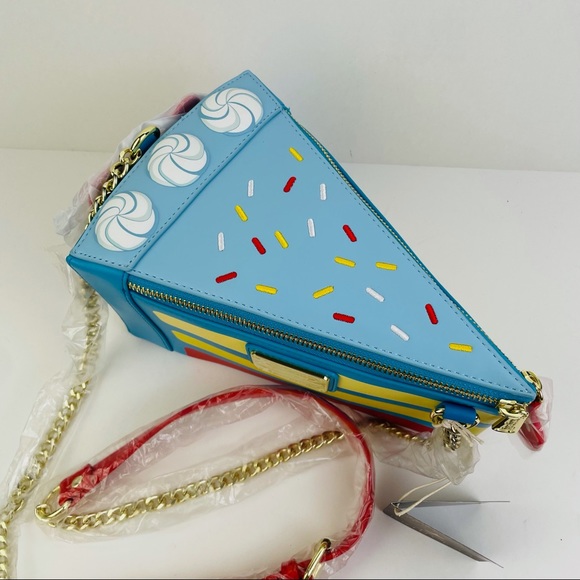 Loungefly Disney Princess Snow White Cosplay Cake Crossbody Bag Purse WDTB2465 - Picture 3 of 8